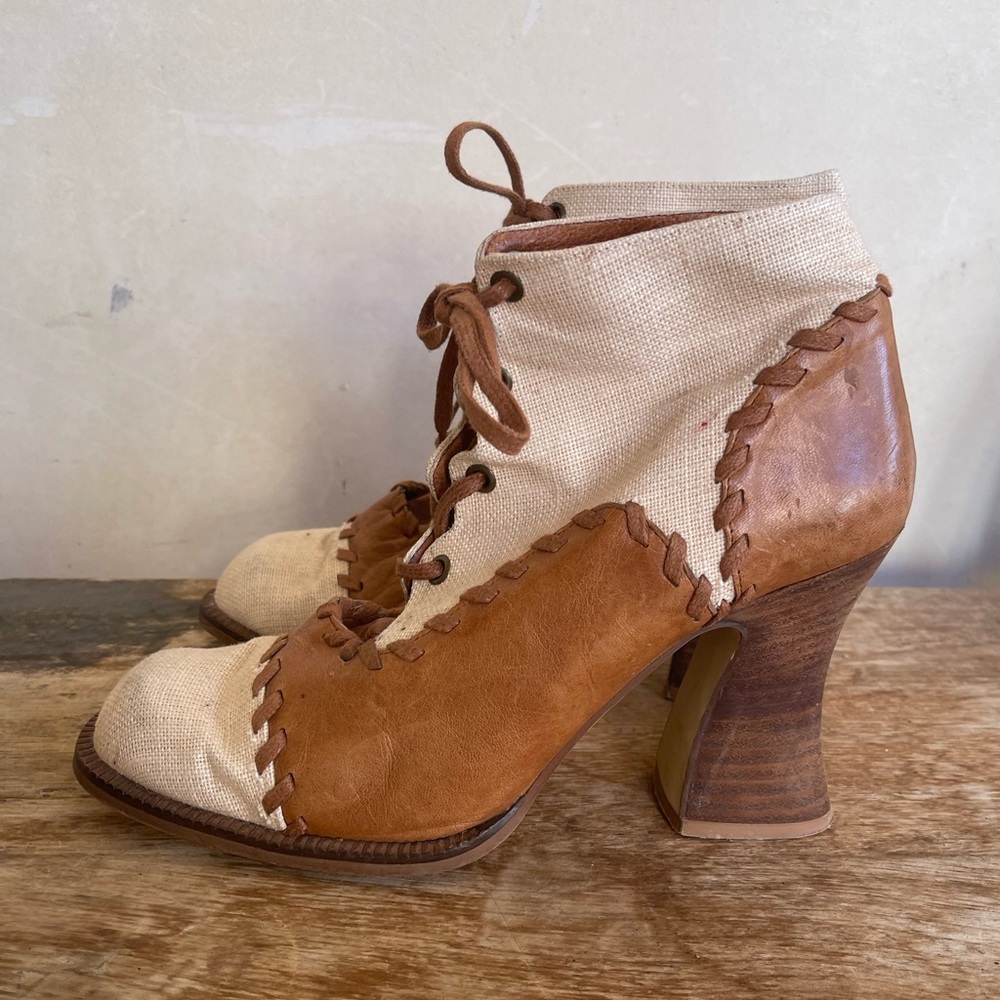 BLAY HANDMADE VINTAGE LACE-UP ANKLE BOOTS Linen Leather & Wood Stacked Heels 7M